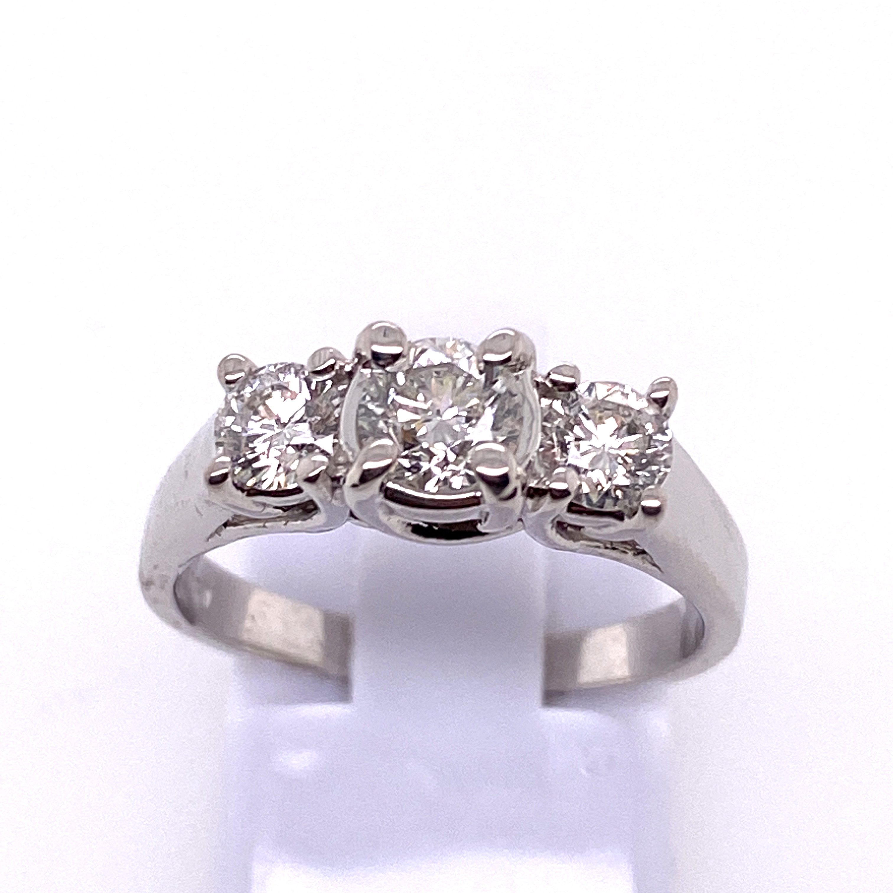 14KW C-.51CT S-.49CTW RBC DIA G-H/SI1 3 STN ENG RING
