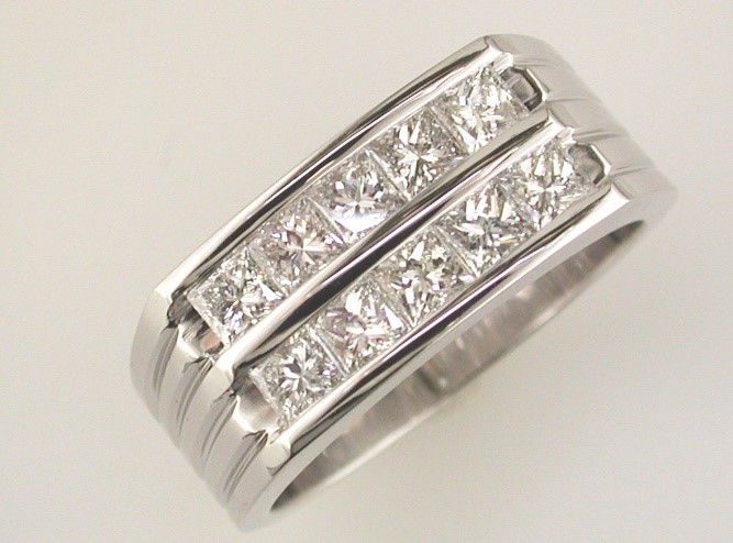 18K White Gold Princess Diamond 2-Row Ring (1.90ctw)