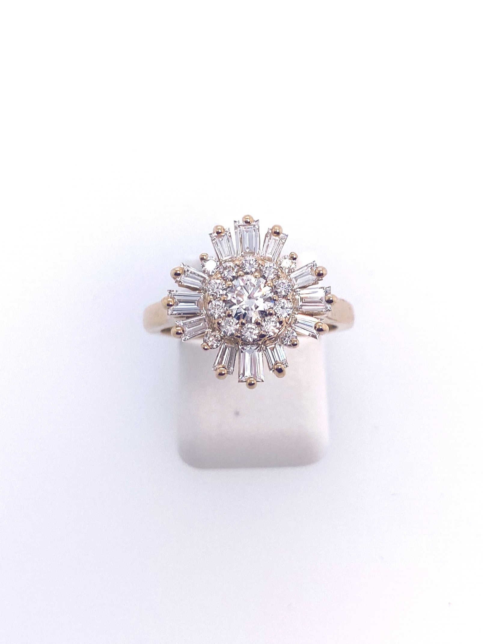 14K Yellow Gold Diamond Ring (0.25ct Center)