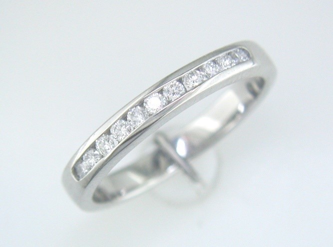Platinum Diamond Channel Anniversary Band (0.25ctw)