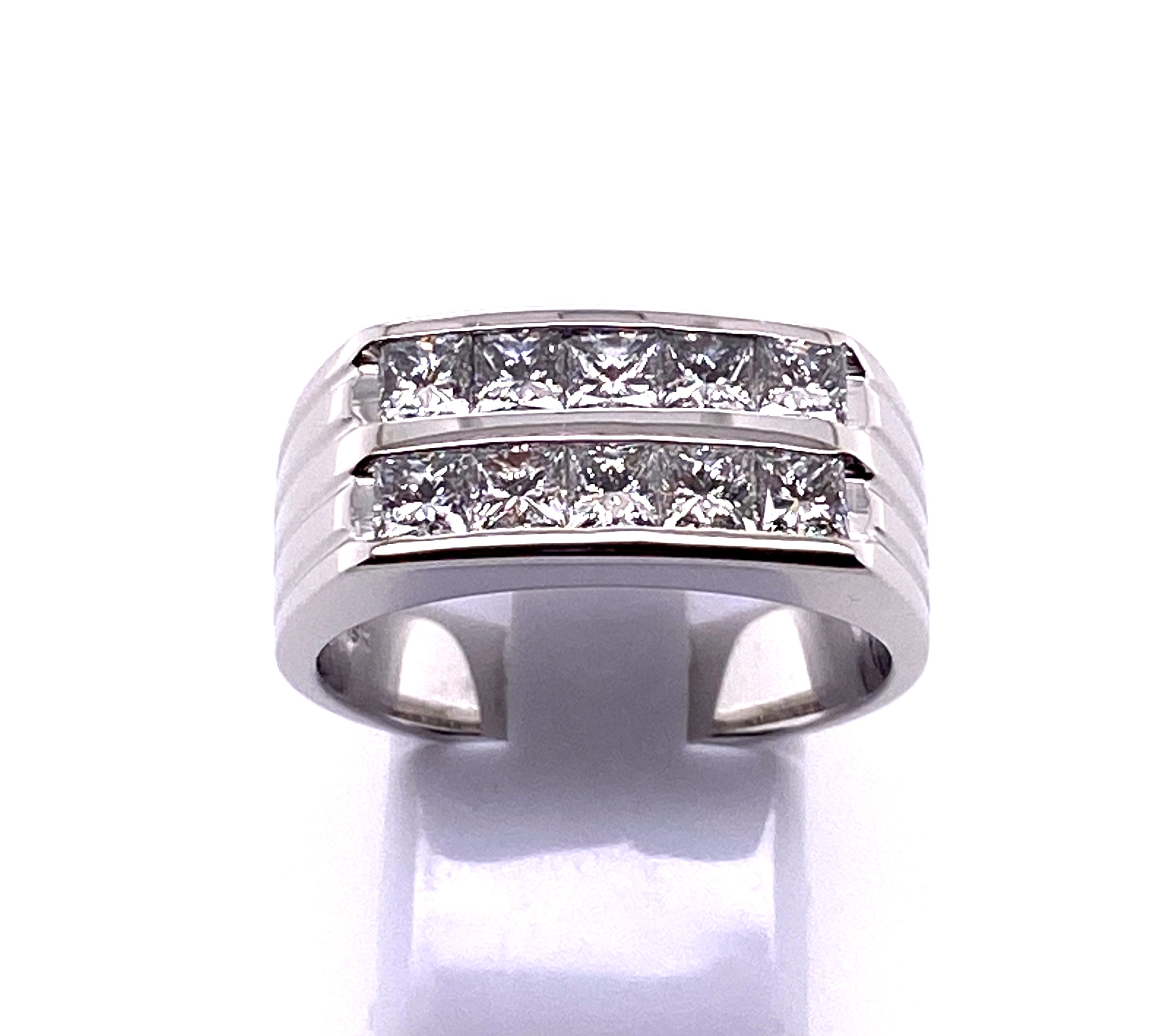 18K White Gold Princess Diamond 2-Row Ring (1.90ctw)