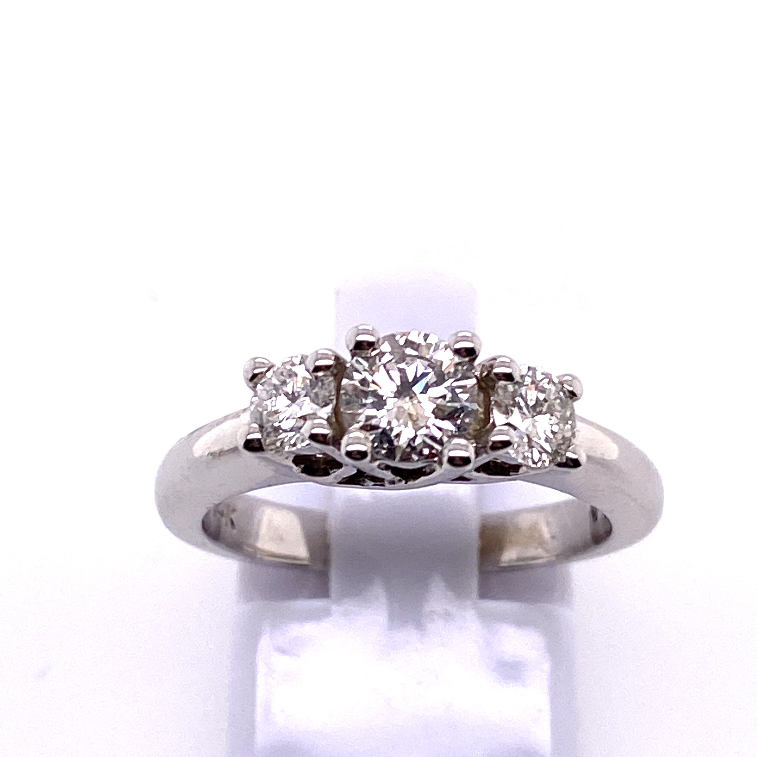 14K White Gold Princess Diamond 3-Stone Engagement Ring (0.98ctw)