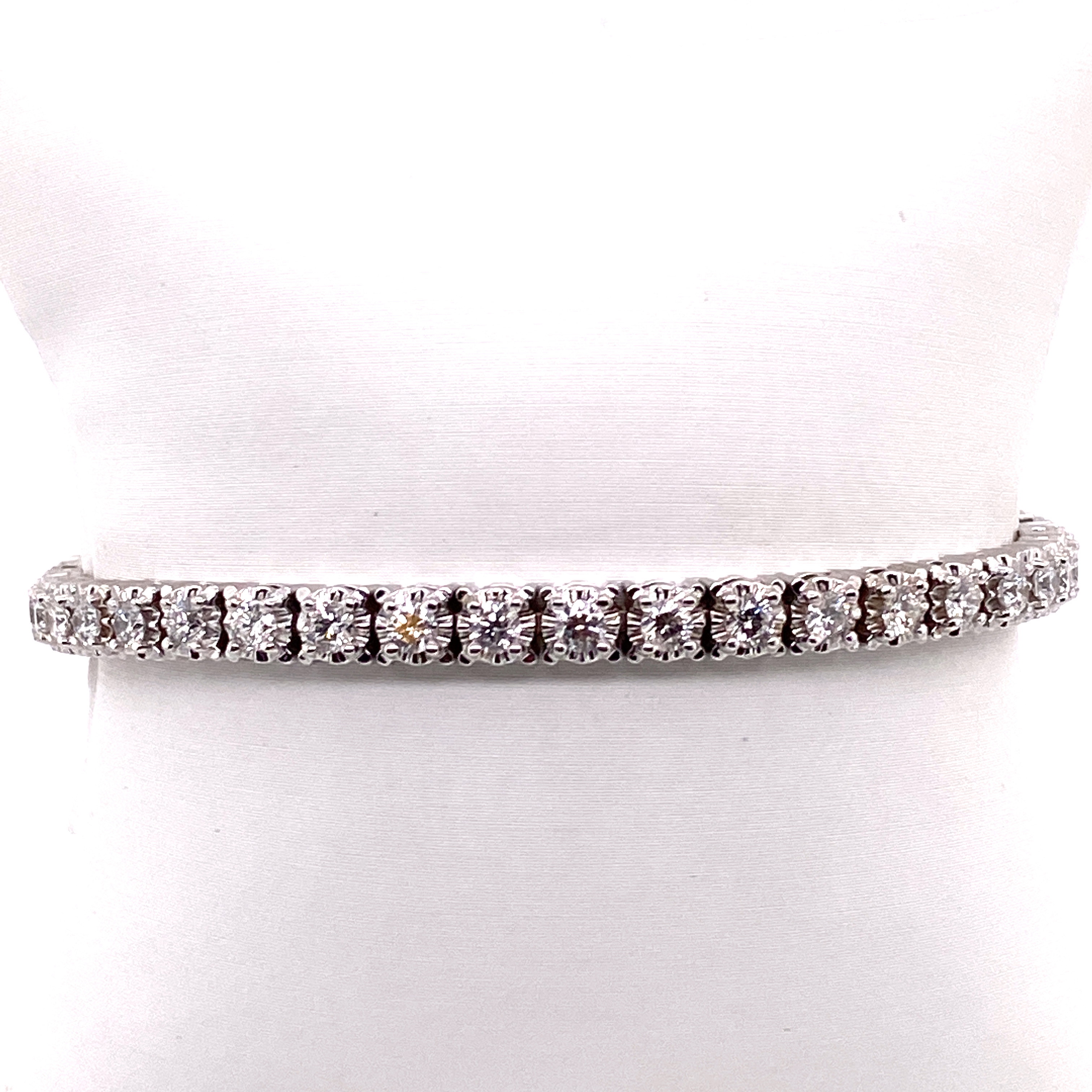14K White Gold Diamond Line Bracelet (4.00ctw)