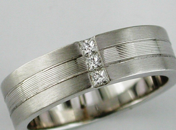 18K White Gold Princess Diamond 3-Stone Men's Band (0.18ctw)