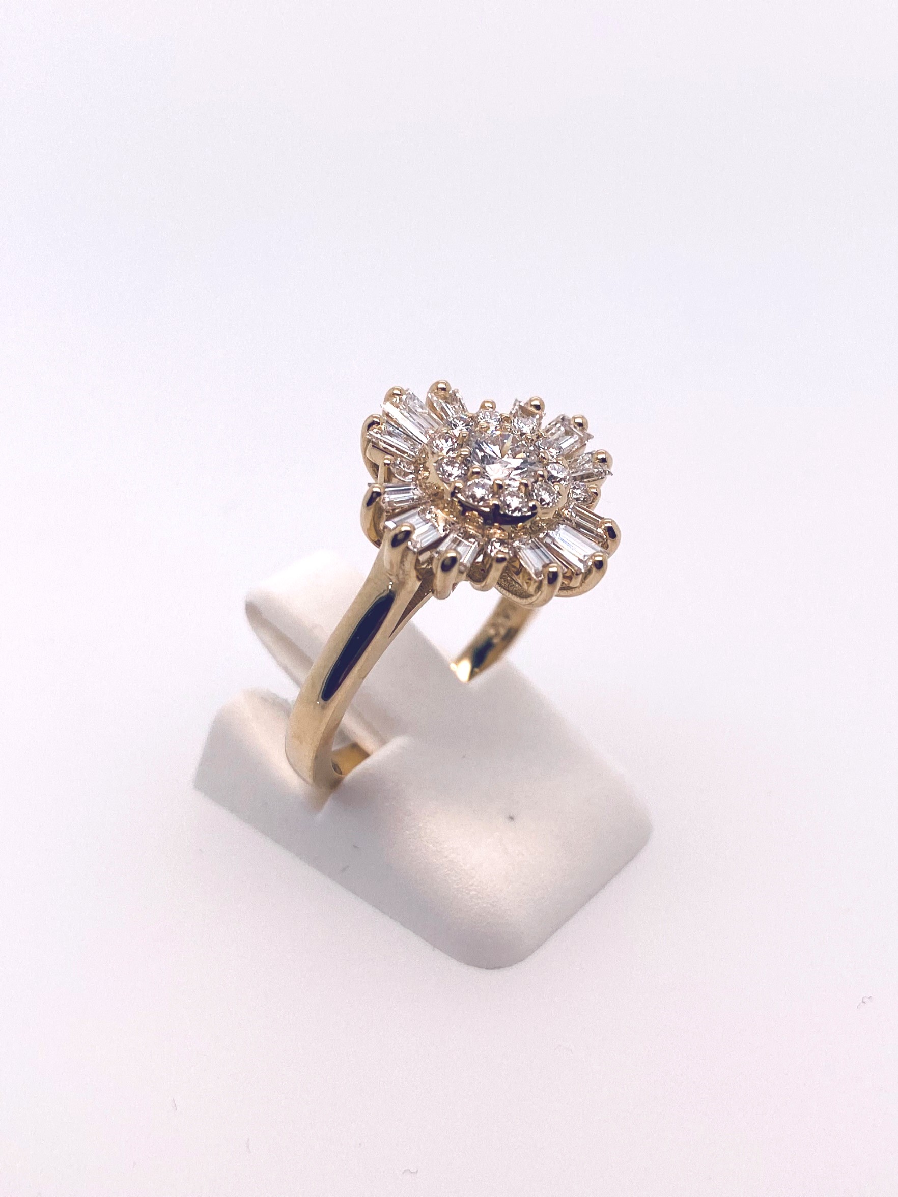 14K Yellow Gold Diamond Ring (0.25ct Center)